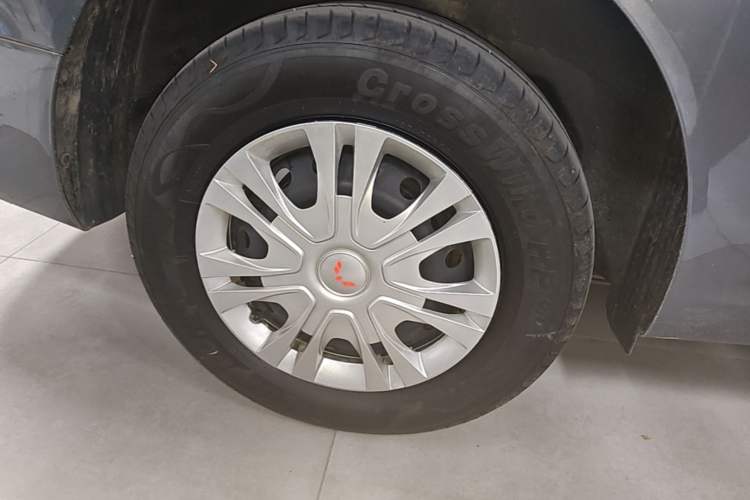 Used Wuling Hongguang New Energy 2024 All-Electric Model 300KM Standard Version Exterior 5