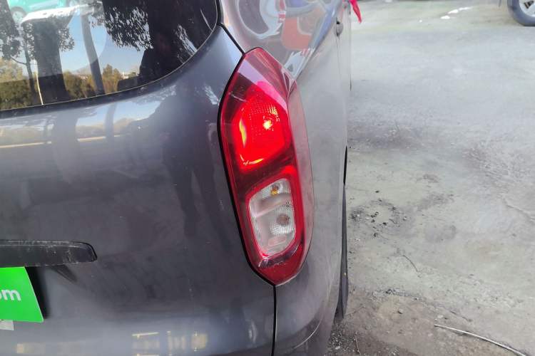 Used Wuling Hongguang New Energy 2024 All-Electric Model 300KM Standard Version Exterior 6