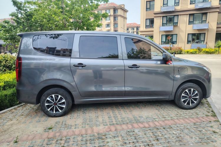 Used Wuling Hongguang New Energy 2024 All-Electric Model 300KM Standard Version Exterior 6