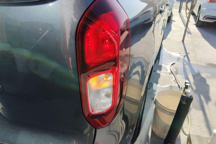Used Wuling Hongguang New Energy 2024 All-Electric Model 300KM Practical Version Exterior 6