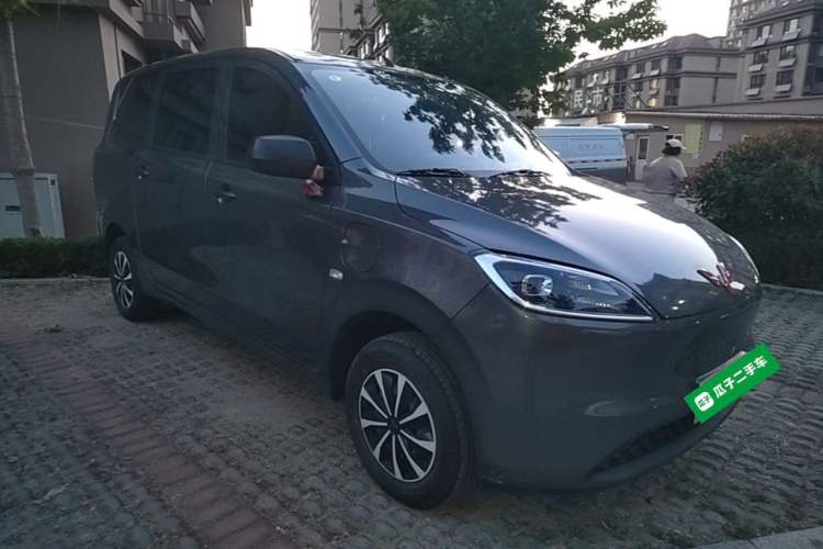 Used Wuling Hongguang New Energy 2024 All-Electric Model 300KM Standard Version Front Right 45 Deg
