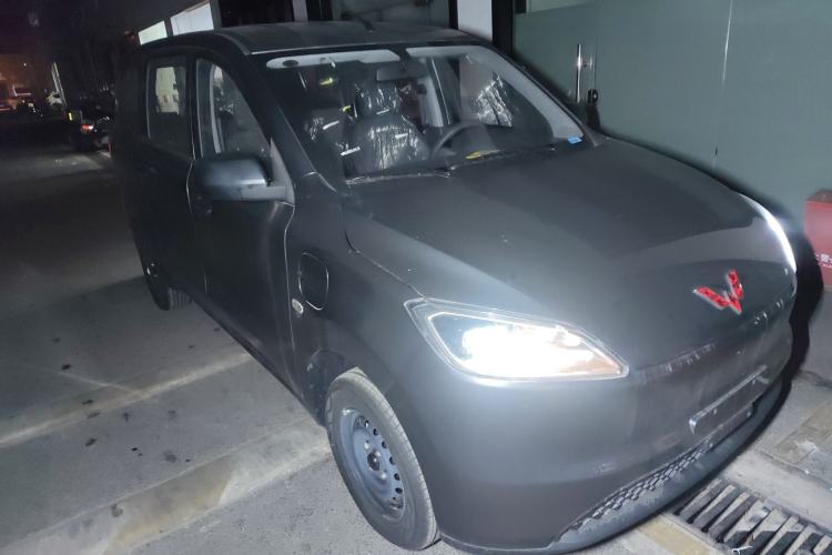 Used Wuling Hongguang New Energy 2024 All-Electric Model 300KM Practical Version Front Right 45 Deg