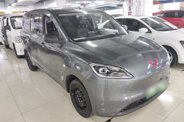 Used Wuling Hongguang New Energy 2024 All-Electric Model 300KM Standard Version Front Right 45 Deg
