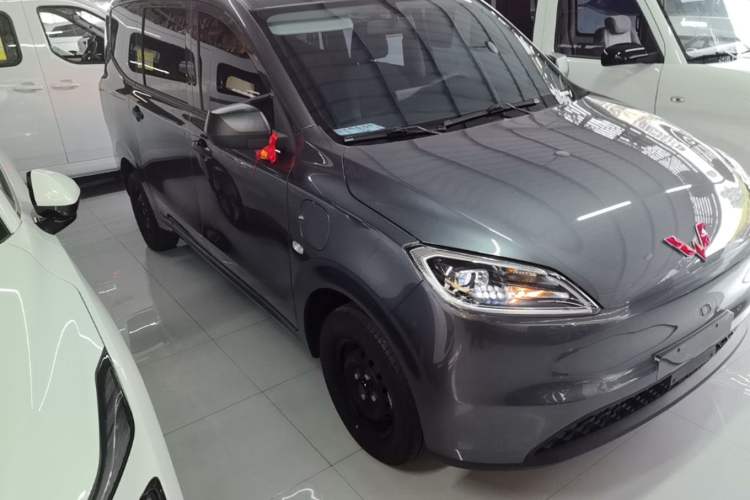 Used Wuling Hongguang New Energy 2024 All-Electric Model 300KM Standard Version Front Right 45 Deg