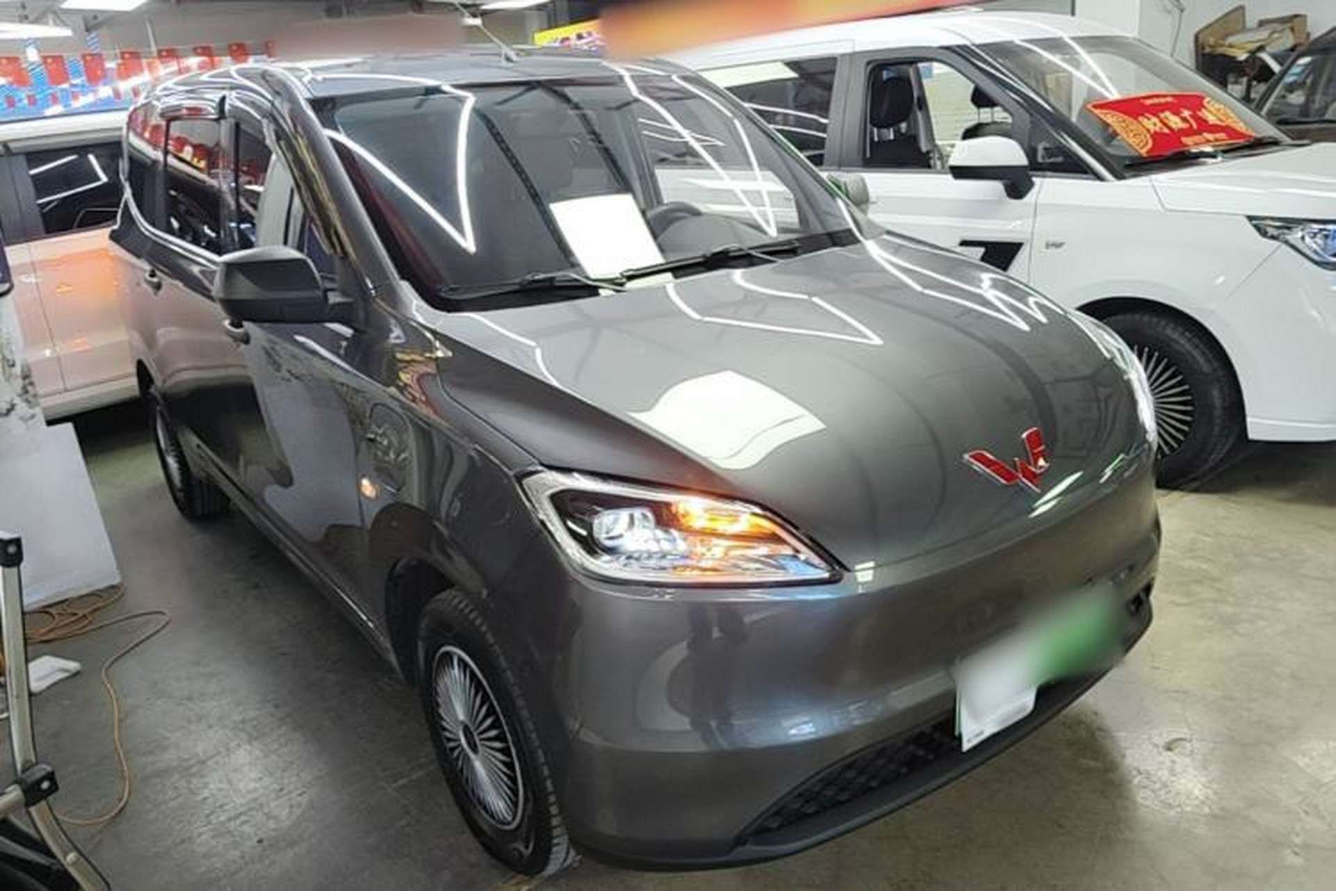 Used Wuling Hongguang New Energy 2024 All-Electric Model 300KM Standard Version Front Right 45 Deg
