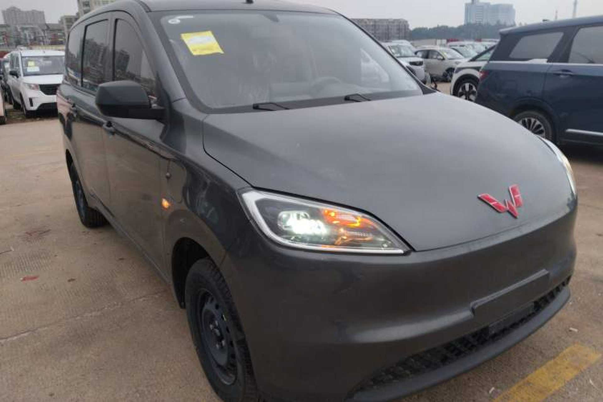 Used Wuling Hongguang New Energy 2024 All-Electric Model 300KM Standard Version Front Right 45 Deg