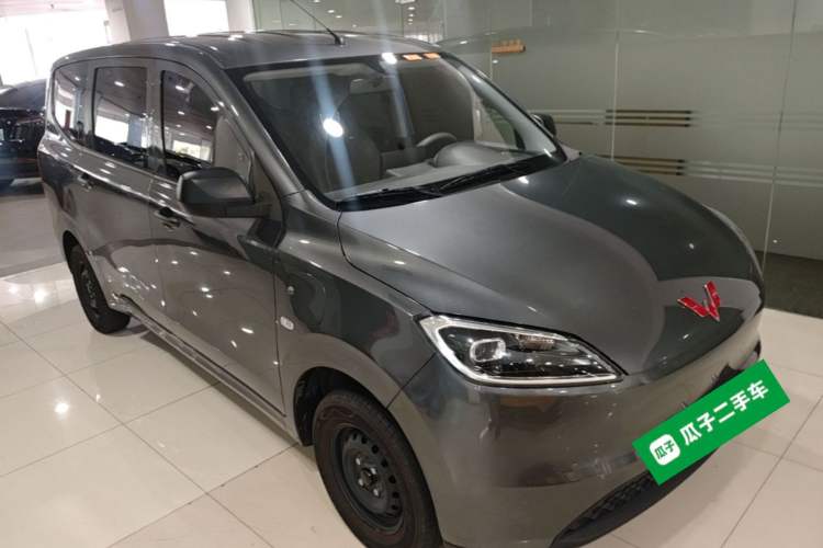 Used Wuling Hongguang New Energy 2024 All-Electric Model 300KM Practical Version Front Right 45 Deg