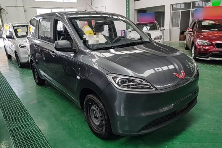 Used Wuling Hongguang New Energy 2024 All-Electric Model 300KM Practical Version Front Right 45 Deg