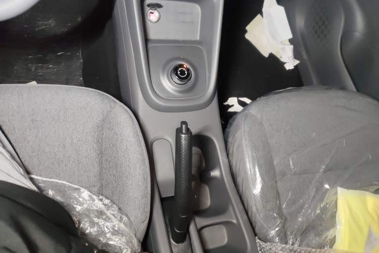 Used Wuling Hongguang New Energy 2024 All-Electric Model 300KM Practical Version Gear Lever