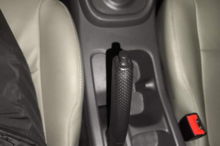 Used Wuling Hongguang New Energy 2024 All-Electric Model 300KM Practical Version Gear Lever