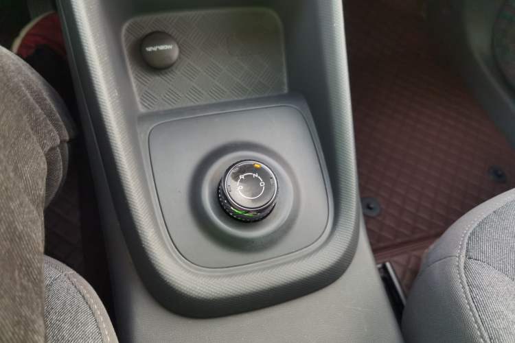 Used Wuling Hongguang New Energy 2024 All-Electric Model 300KM Practical Version Gear Lever