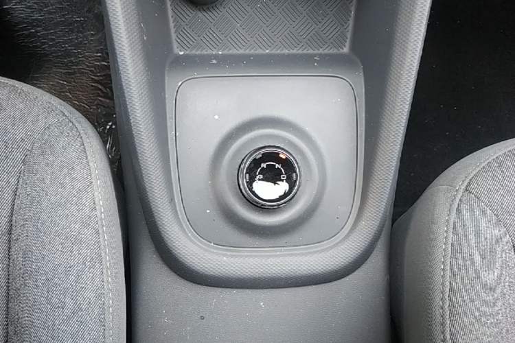 Used Wuling Hongguang New Energy 2024 All-Electric Model 300KM Standard Version Gear Lever