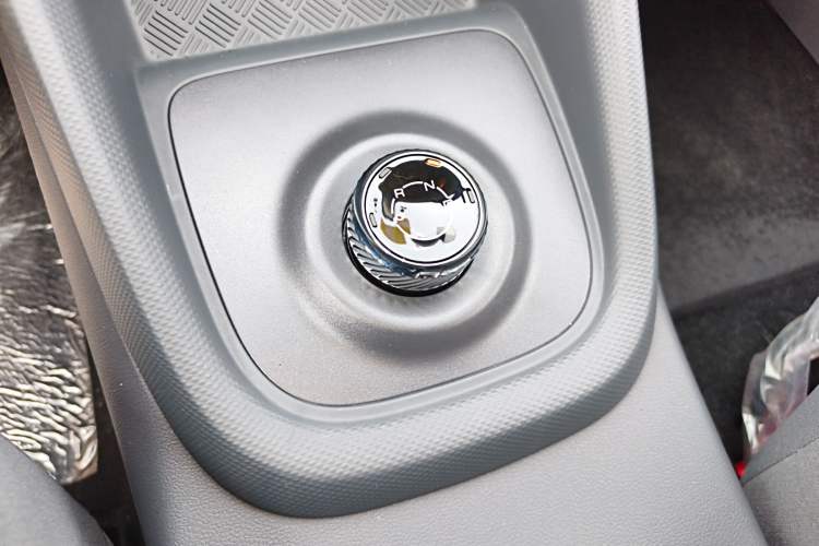 Used Wuling Hongguang New Energy 2024 All-Electric Model 300KM Standard Version Gear Lever