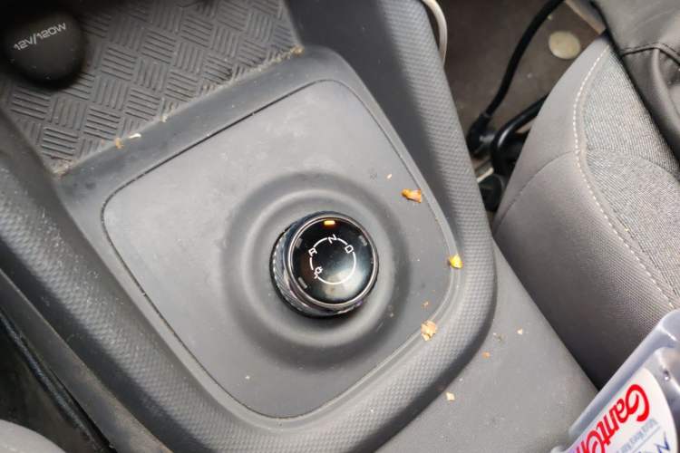 Used Wuling Hongguang New Energy 2024 All-Electric Model 300KM Standard Version Gear Lever