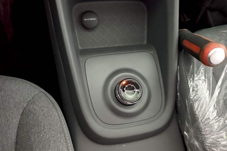 Used Wuling Hongguang New Energy 2024 All-Electric Model 300KM Practical Version Gear Lever