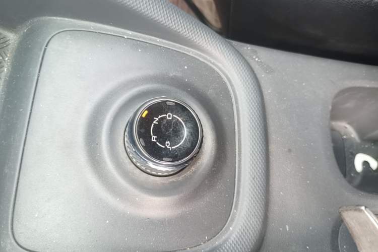 Used Wuling Hongguang New Energy 2024 All-Electric Model 300KM Standard Version Gear Lever