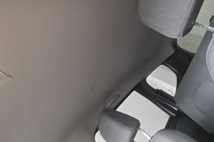 Used Wuling Hongguang New Energy 2024 All-Electric Model 300KM Practical Version Headliner