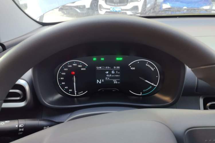 Used Wuling Hongguang New Energy 2024 All-Electric Model 300KM Standard Version Instrument Cluster