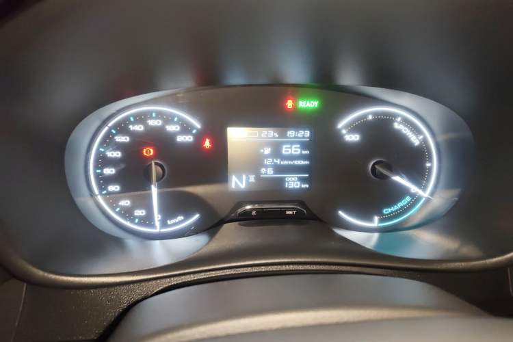 Used Wuling Hongguang New Energy 2024 All-Electric Model 300KM Practical Version Instrument Cluster