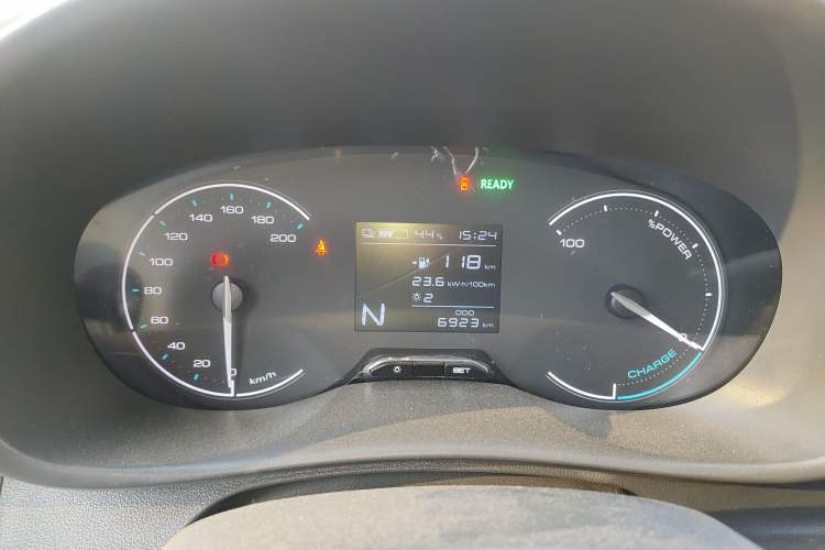Used Wuling Hongguang New Energy 2024 All-Electric Model 300KM Standard Version Instrument Cluster