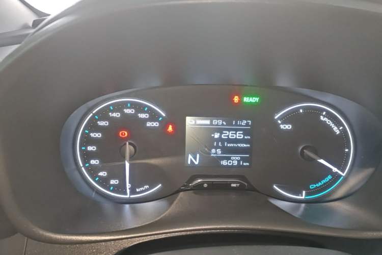 Used Wuling Hongguang New Energy 2024 All-Electric Model 300KM Practical Version Instrument Cluster