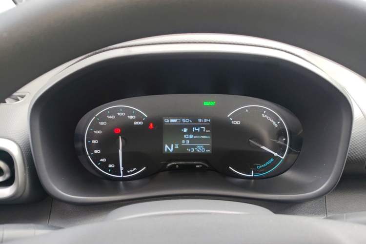 Used Wuling Hongguang New Energy 2024 All-Electric Model 300KM Standard Version Instrument Cluster
