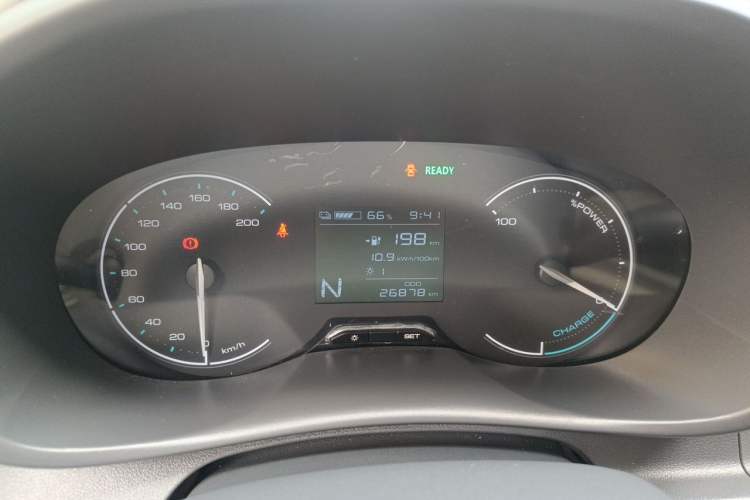 Used Wuling Hongguang New Energy 2024 All-Electric Model 300KM Standard Version Instrument Cluster