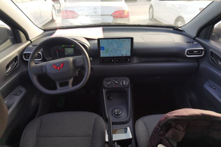 Used Wuling Hongguang New Energy 2024 All-Electric Model 300KM Practical Version Interior 2