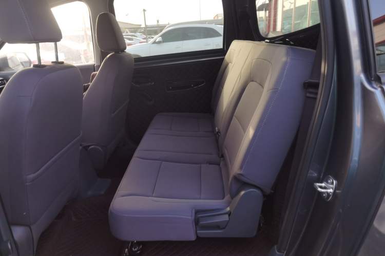 Used Wuling Hongguang New Energy 2024 All-Electric Model 300KM Practical Version Interior 4