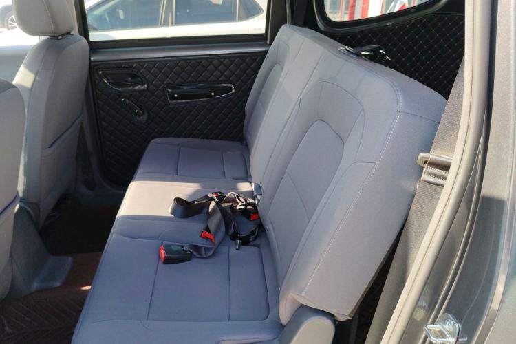Used Wuling Hongguang New Energy 2024 All-Electric Model 300KM Practical Version Interior 4