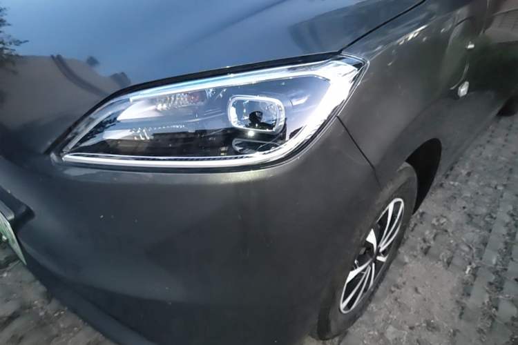 Used Wuling Hongguang New Energy 2024 All-Electric Model 300KM Standard Version Left Front Headlight