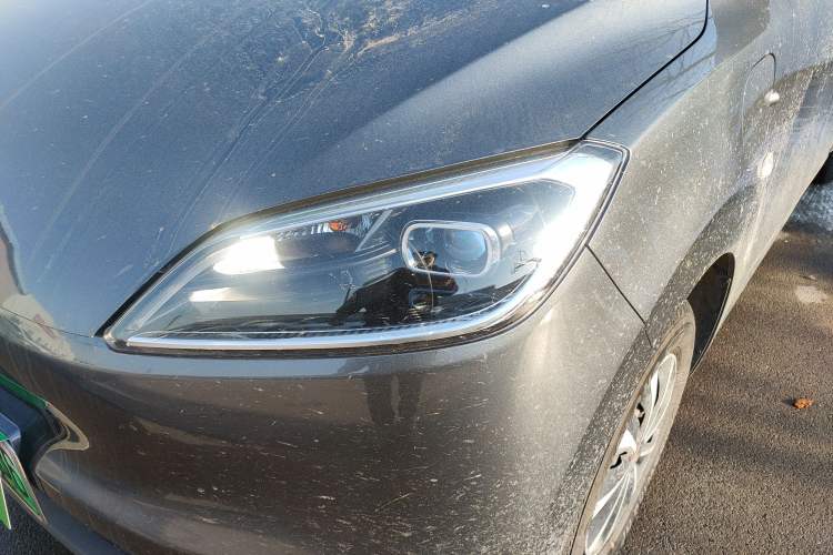 Used Wuling Hongguang New Energy 2024 All-Electric Model 300KM Standard Version Left Front Headlight