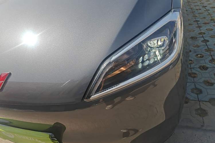 Used Wuling Hongguang New Energy 2024 All-Electric Model 300KM Standard Version Left Front Headlight
