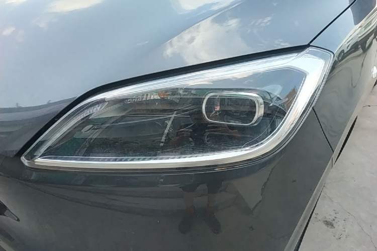 Used Wuling Hongguang New Energy 2024 All-Electric Model 300KM Standard Version Left Front Headlight