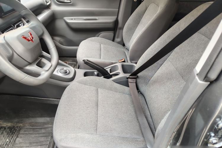 Used Wuling Hongguang New Energy 2024 All-Electric Model 300KM Standard Version Left Front Seat