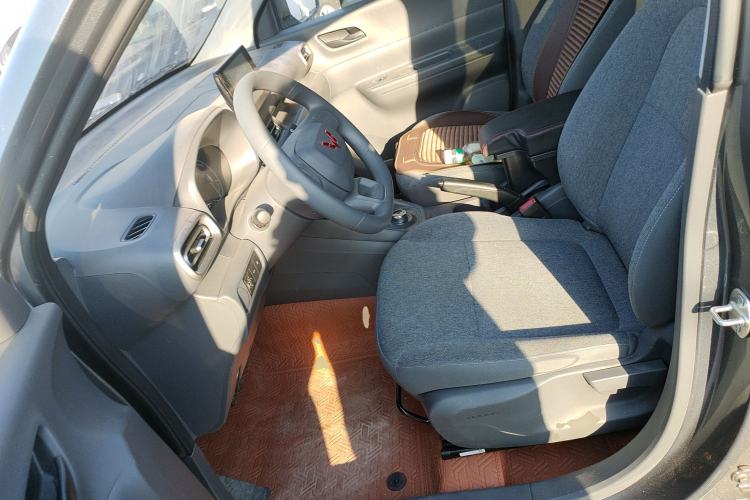 Used Wuling Hongguang New Energy 2024 All-Electric Model 300KM Standard Version Left Front Seat