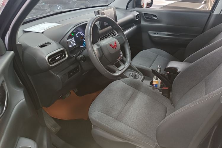 Used Wuling Hongguang New Energy 2024 All-Electric Model 300KM Standard Version Left Front Seat