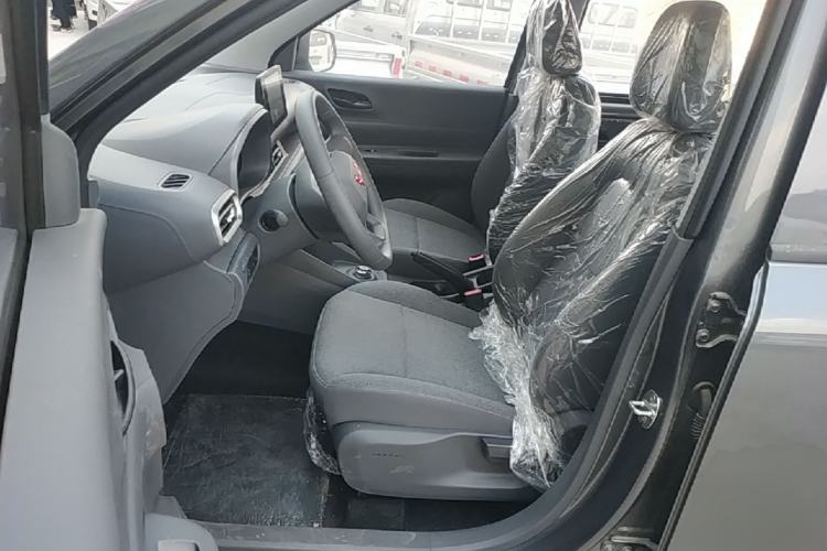 Used Wuling Hongguang New Energy 2024 All-Electric Model 300KM Standard Version Left Front Seat