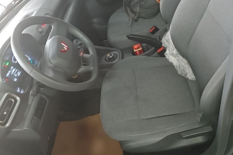 Used Wuling Hongguang New Energy 2024 All-Electric Model 300KM Practical Version Left Front Seat