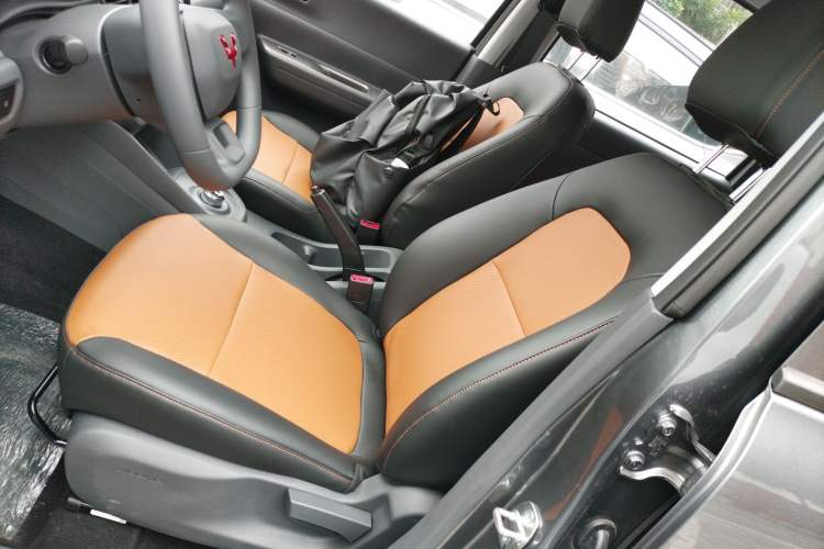 Used Wuling Hongguang New Energy 2024 All-Electric Model 300KM Standard Version Left Front Seat
