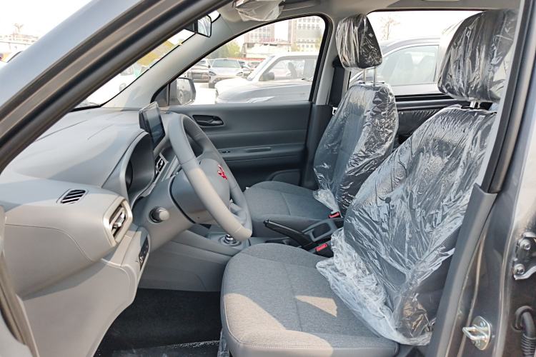 Used Wuling Hongguang New Energy 2024 All-Electric Model 300KM Standard Version Left Front Seat