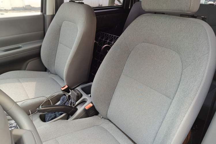 Used Wuling Hongguang New Energy 2024 All-Electric Model 300KM Standard Version Left Front Seat