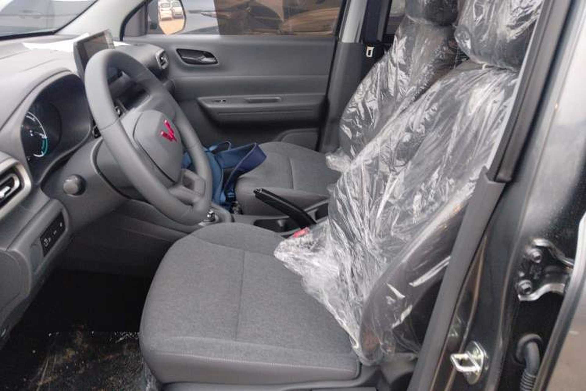 Used Wuling Hongguang New Energy 2024 All-Electric Model 300KM Standard Version Left Front Seat