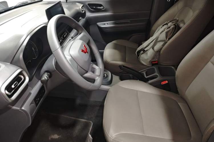 Used Wuling Hongguang New Energy 2024 All-Electric Model 300KM Practical Version Left Front Seat