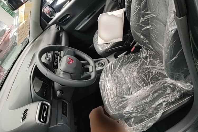 Used Wuling Hongguang New Energy 2024 All-Electric Model 300KM Practical Version Left Front Seat