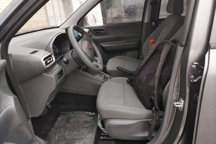 Used Wuling Hongguang New Energy 2024 All-Electric Model 300KM Practical Version Left Front Seat