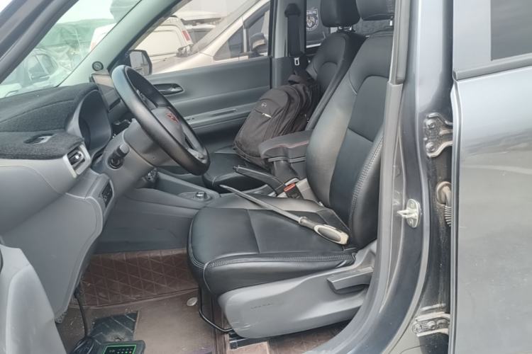 Used Wuling Hongguang New Energy 2024 All-Electric Model 300KM Standard Version Left Front Seat