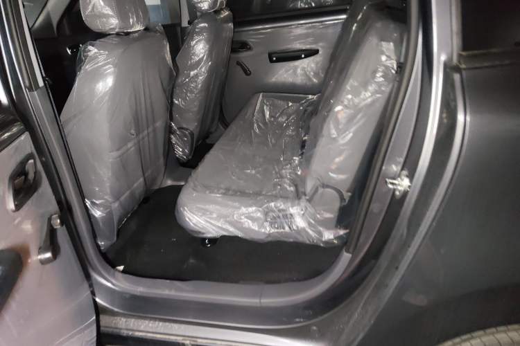 Used Wuling Hongguang New Energy 2024 All-Electric Model 300KM Practical Version Left Rear Seat