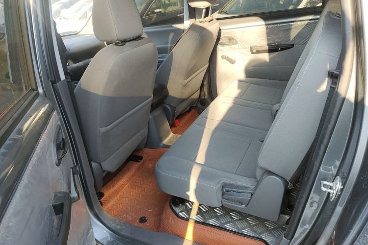 Used Wuling Hongguang New Energy 2024 All-Electric Model 300KM Standard Version Left Rear Seat