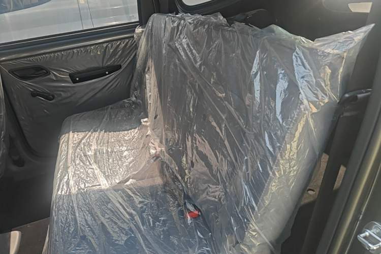 Used Wuling Hongguang New Energy 2024 All-Electric Model 300KM Standard Version Left Rear Seat